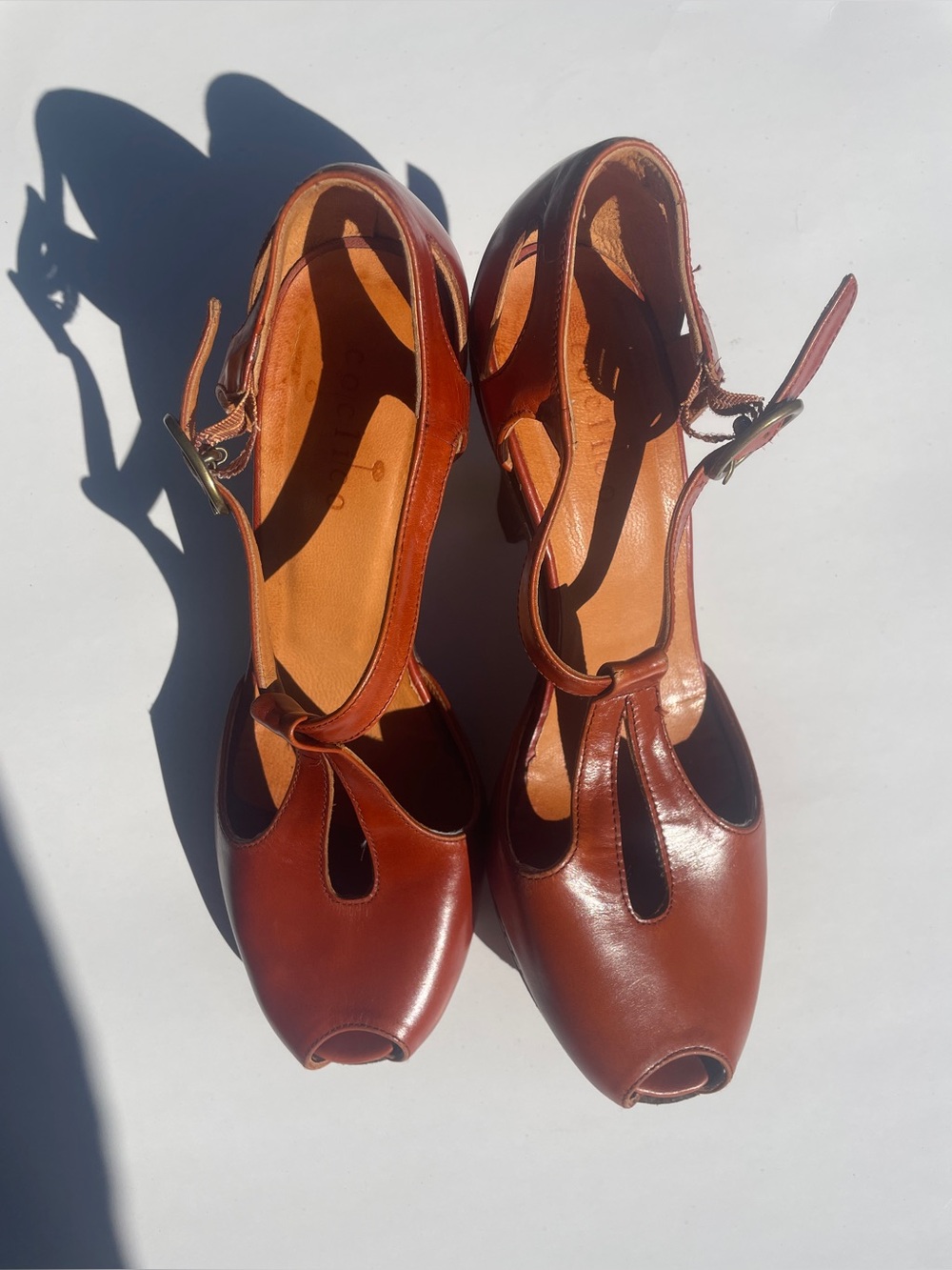 Coclico brown cognac leather t-strap wood wedge sandal - Picture 2 of 8
